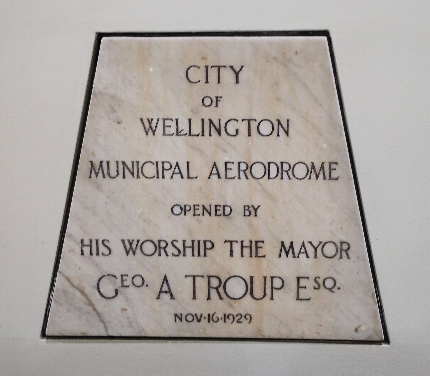 Commemorative plaque unveiled at opening of the Wellington Municipal Aerodrome