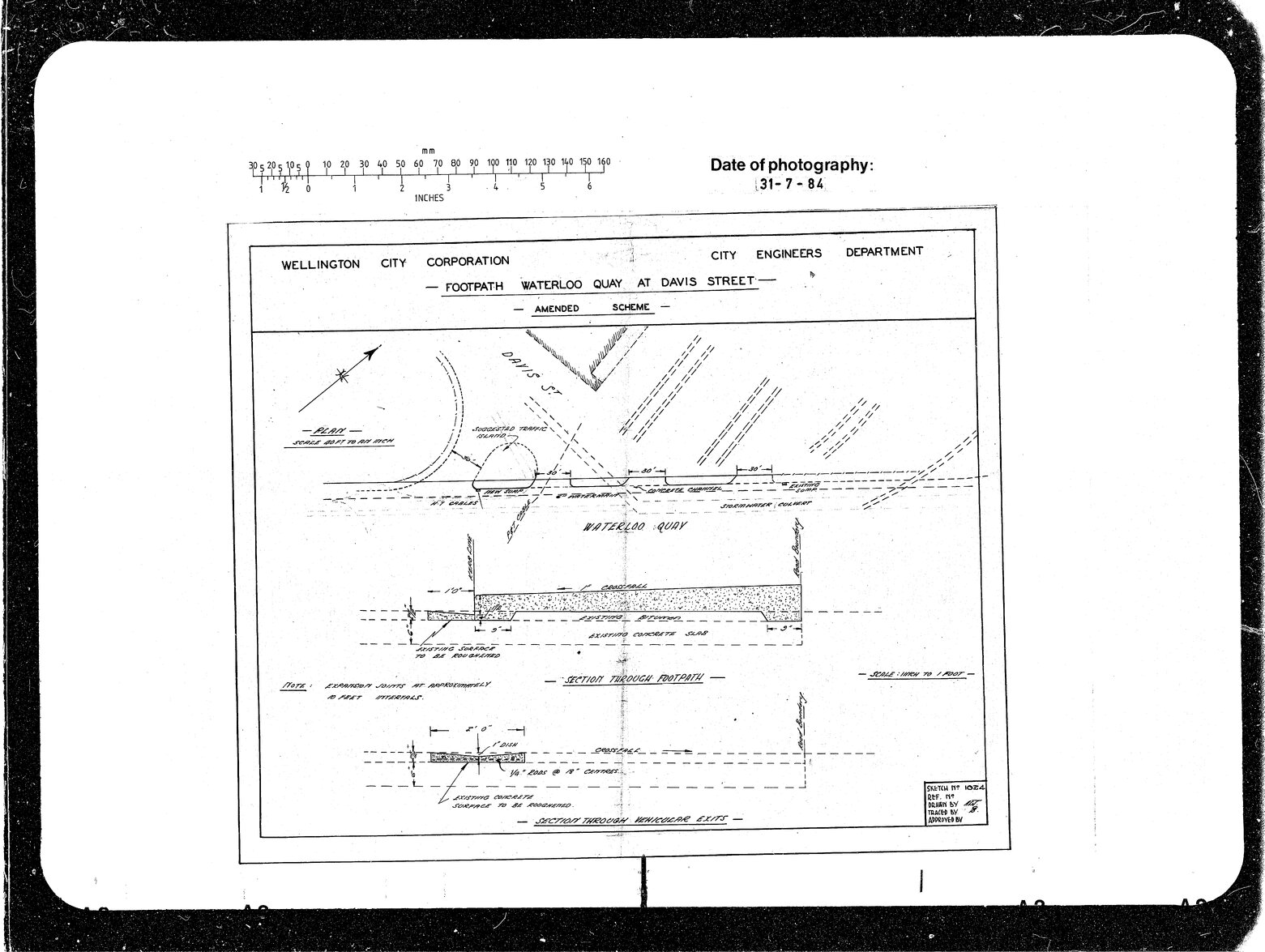 Waterloo Quay, Footpaths at Davis Street