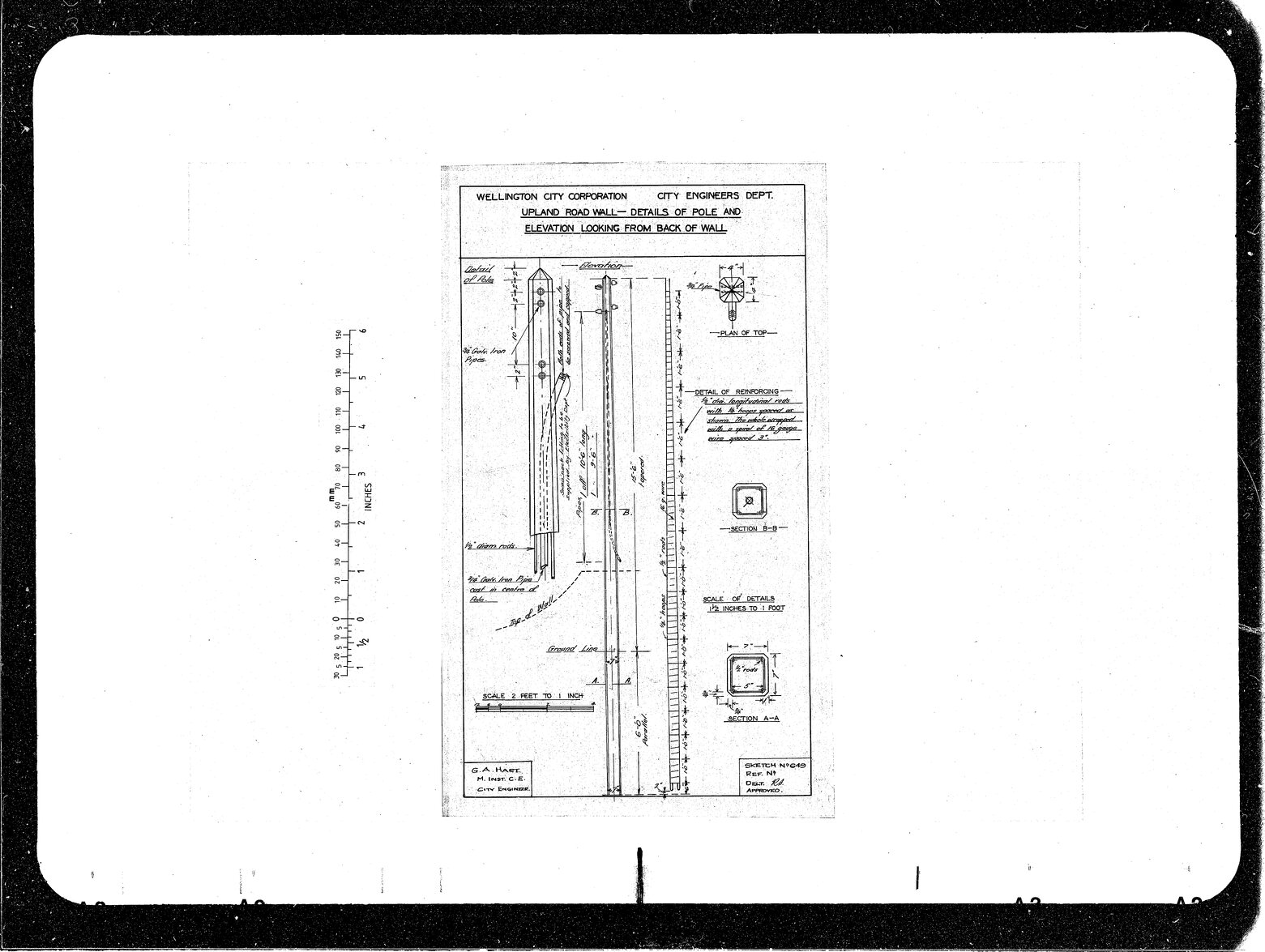 Upland Road Wall, Details of Poles
