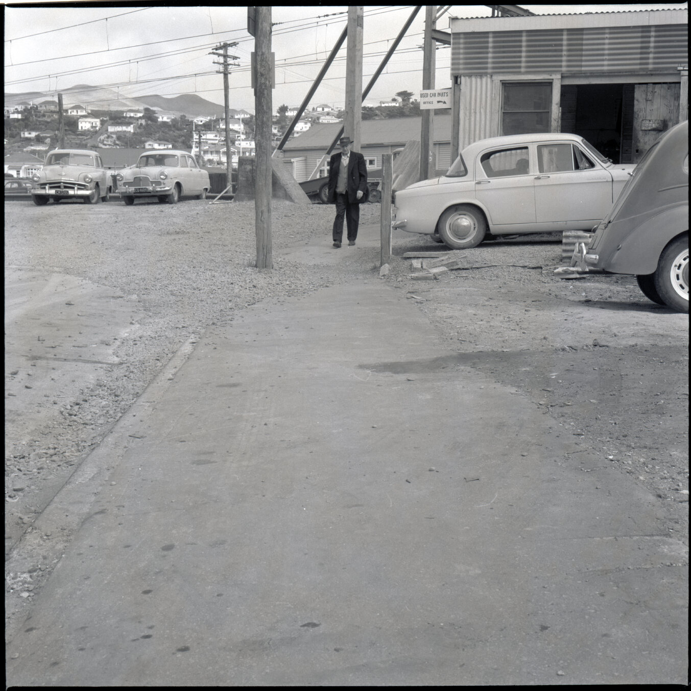 e. Footpath, Johnsonville Road, Johnsonville