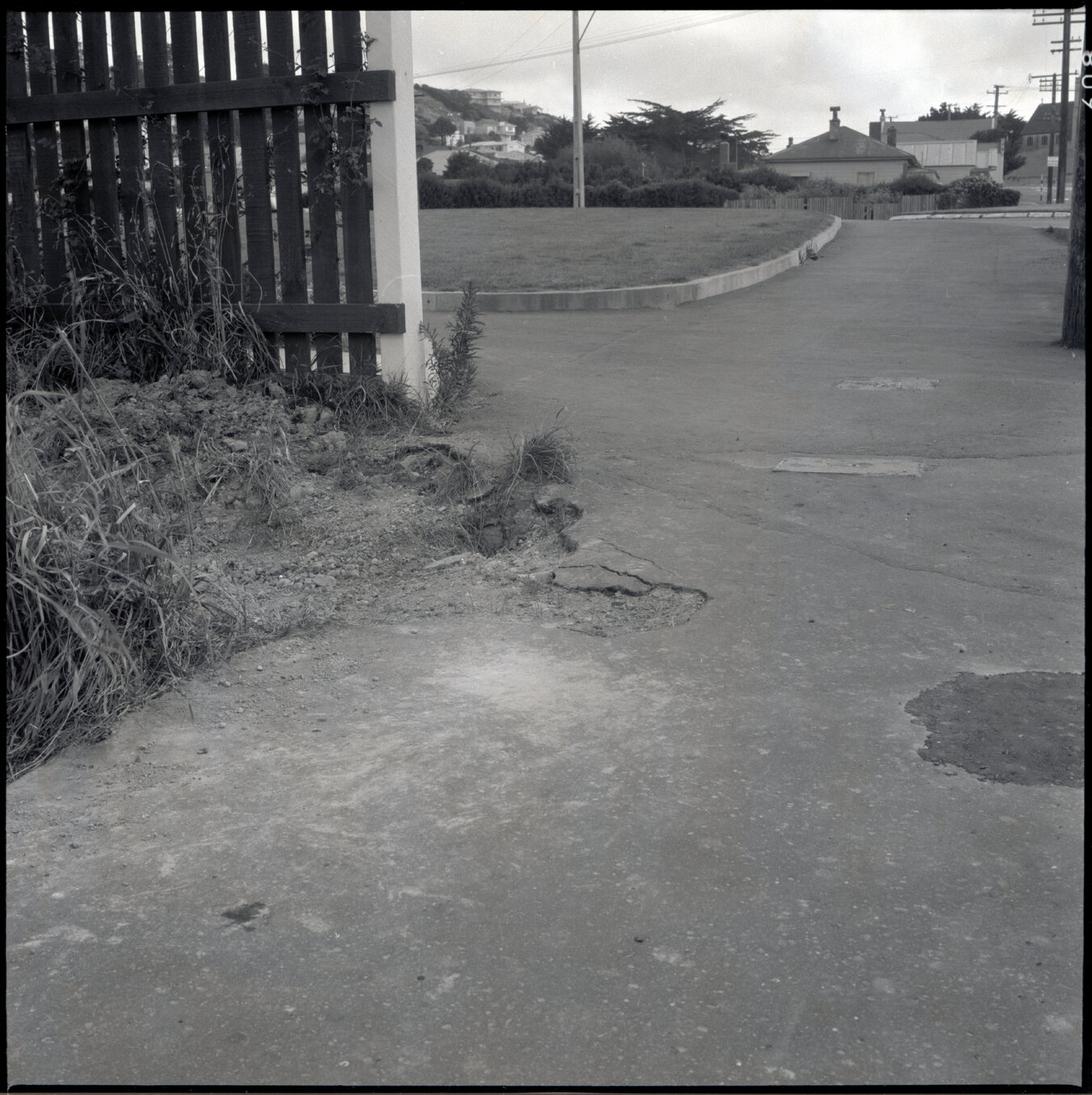 f. Footpath, Johnsonville Road, Johnsonville