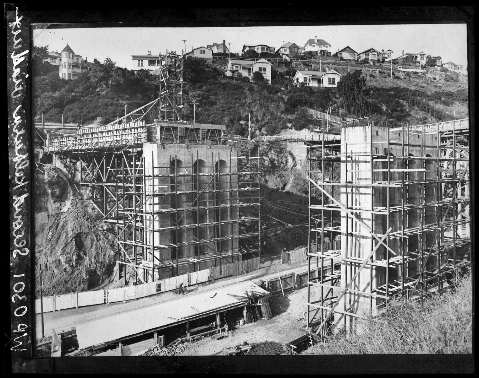Kelburn Viaduct under construction, Upland Road