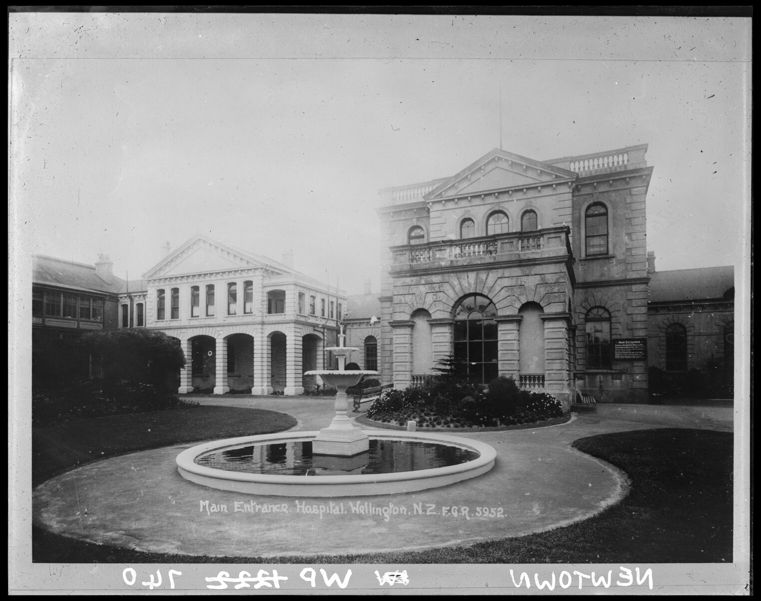 Main entrance at Wellington Public Hospital, Newtown. 5952