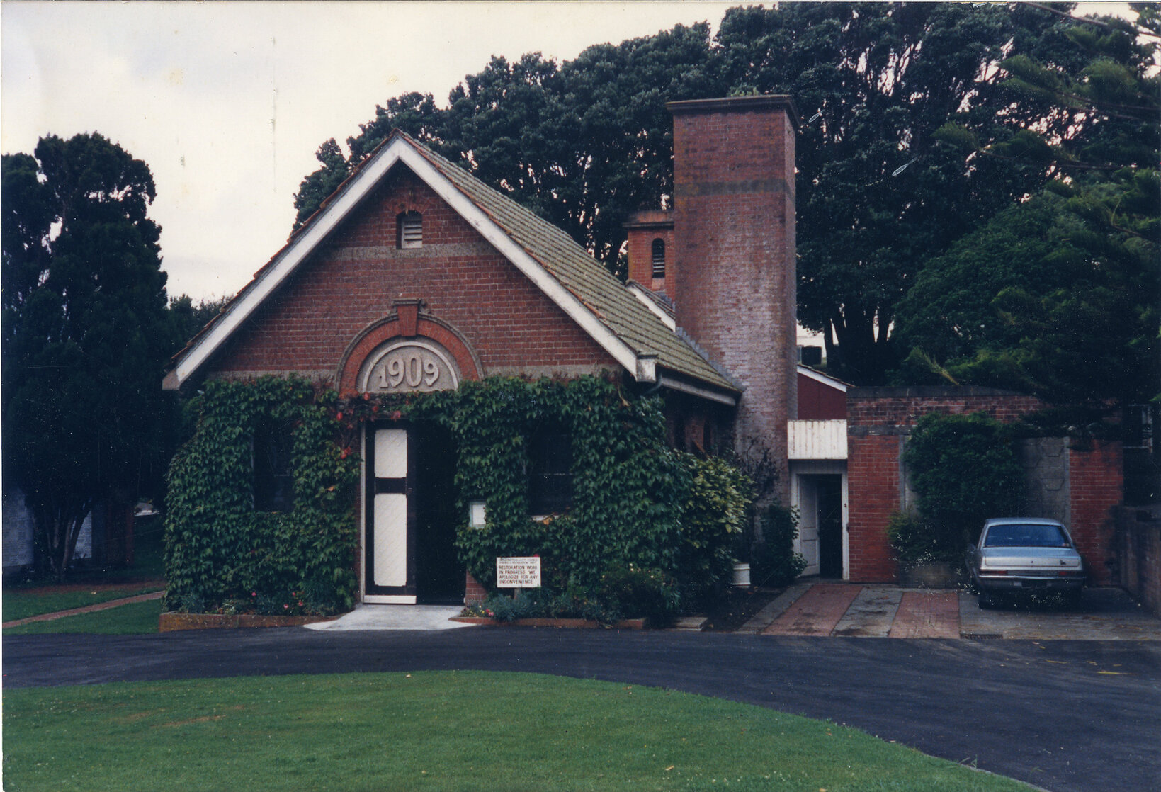 Karori Cemetery, Karori Chapel exterior 1991