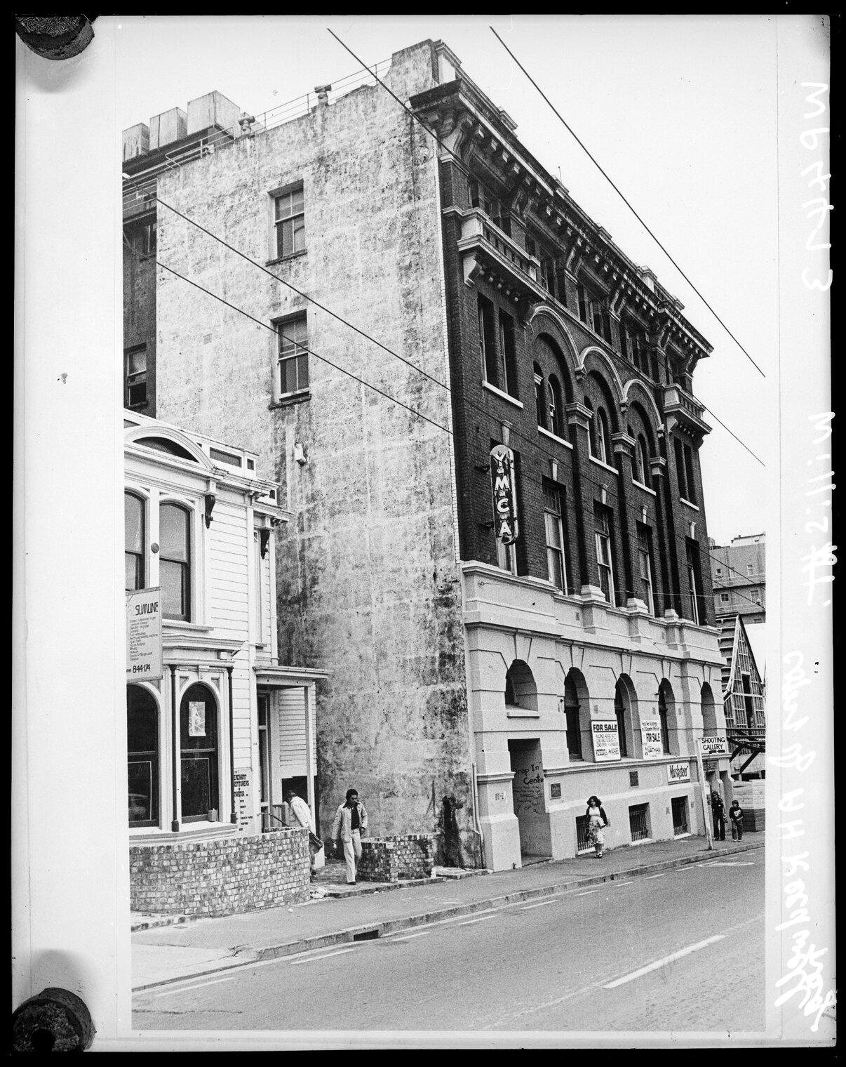 Fa&ccedil;ade of multi storey concrete building, Willis Street