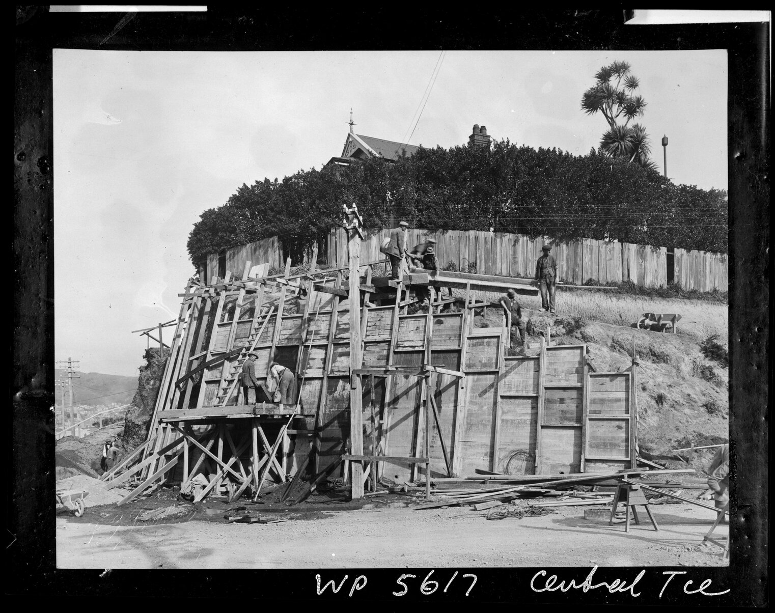 Building Retaining Wall, Central Terrace, Kelburn