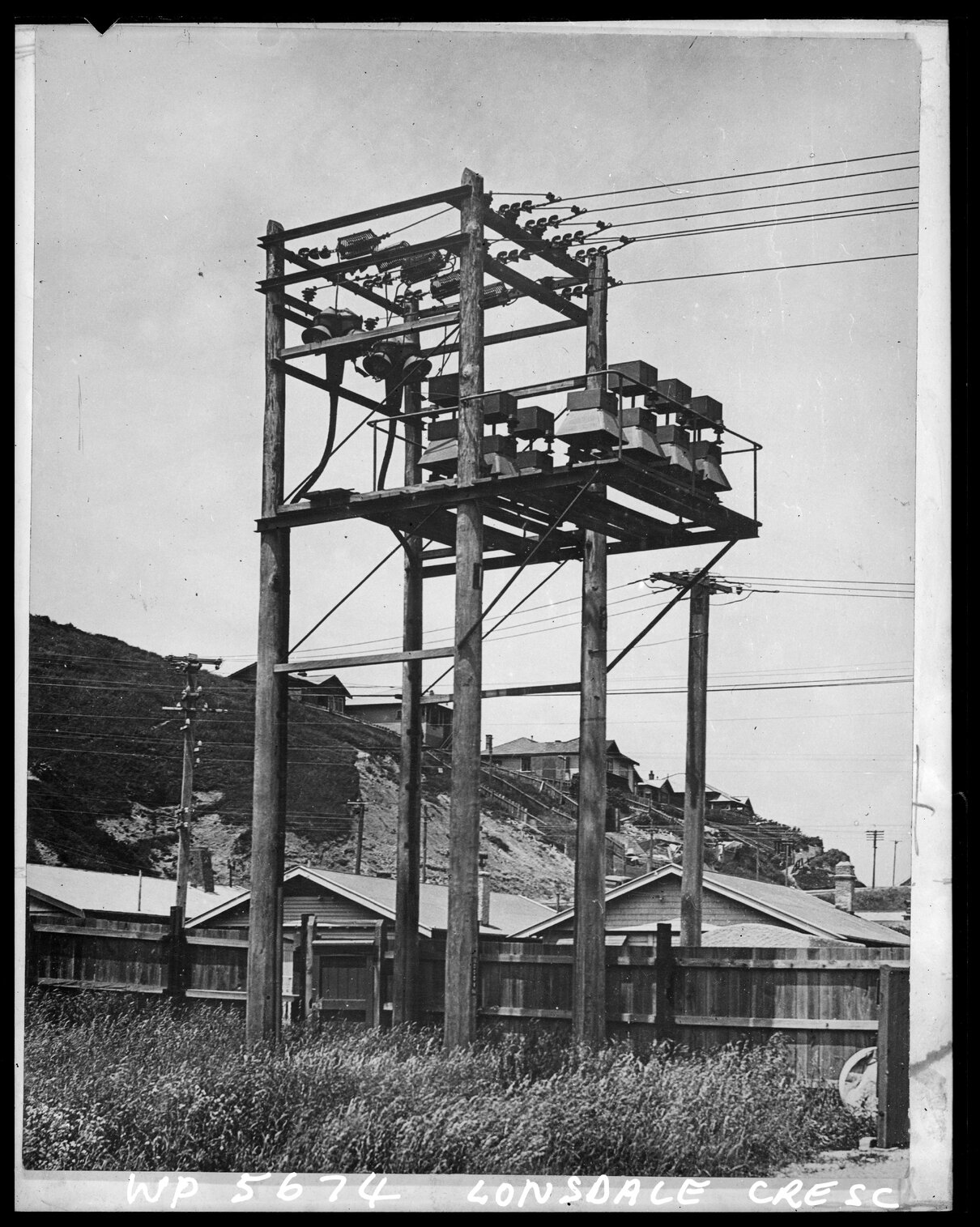 Terminal of overhead lines, Lonsdale Crescent, Rongotai