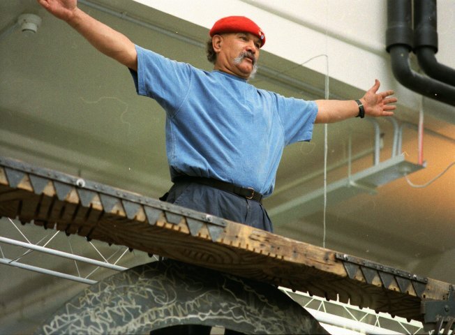 C, Installing artwork, artist