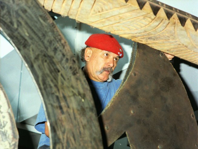 C, Installing artwork, artist