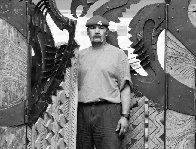 E, Installing artwork, artist