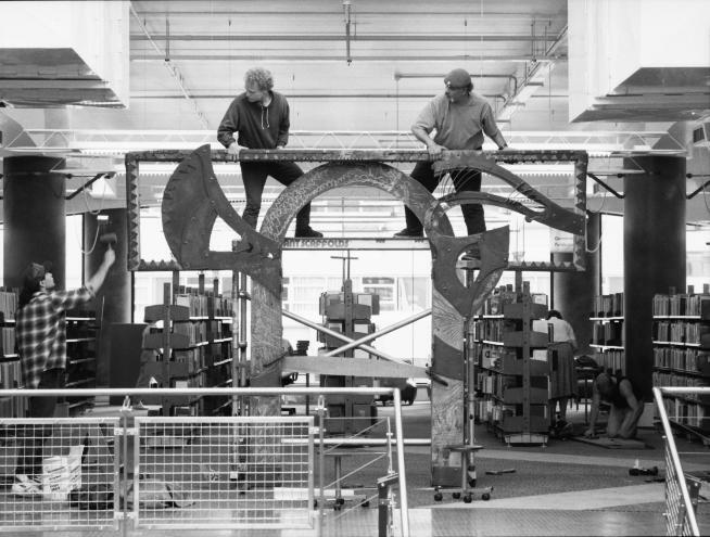 E, Installing artwork, artist