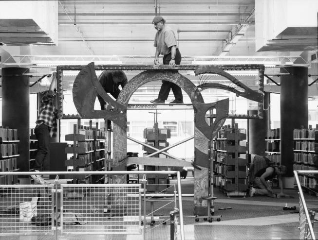 E, Installing artwork, artist