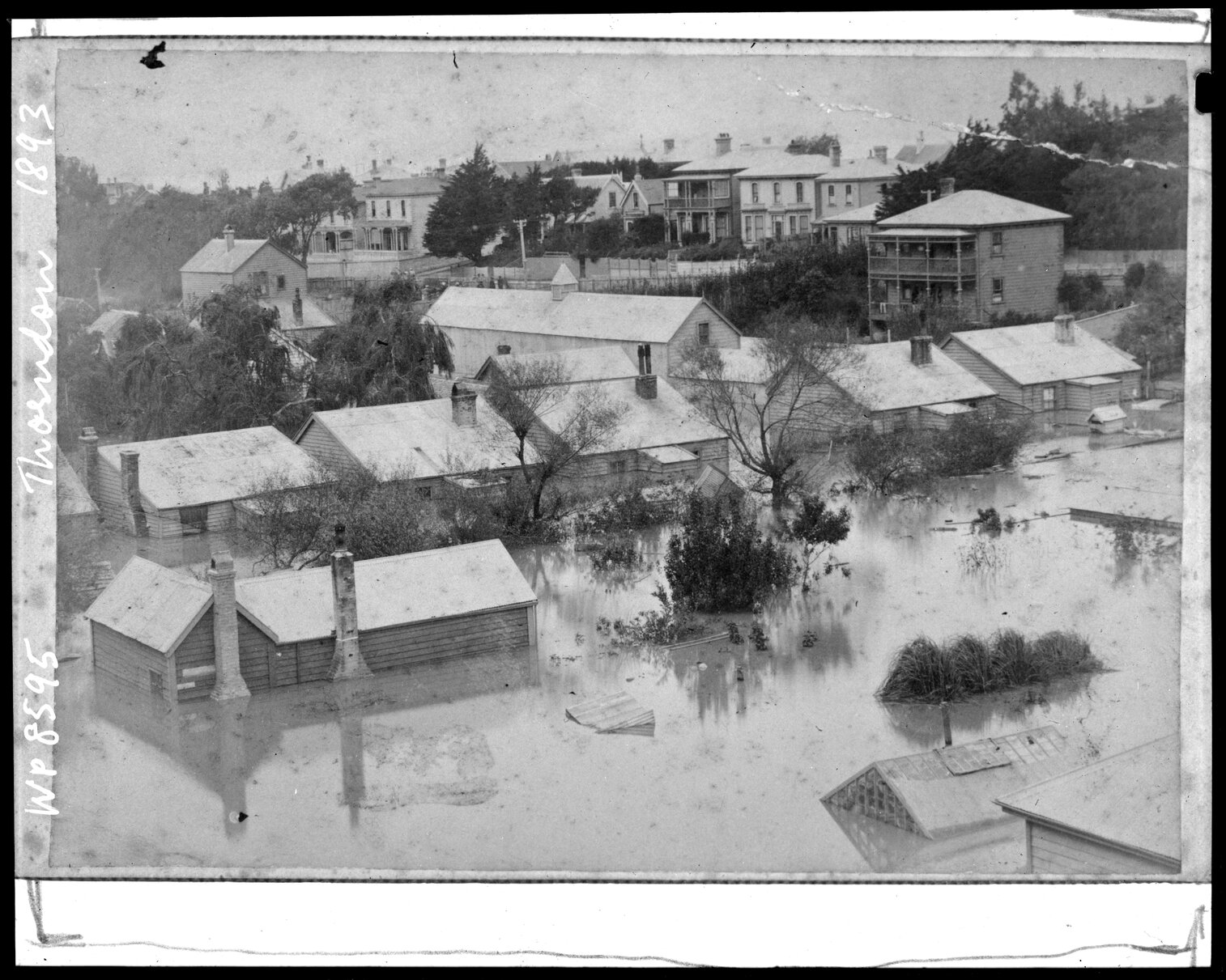 Tinakori Road in flood, Thorndon