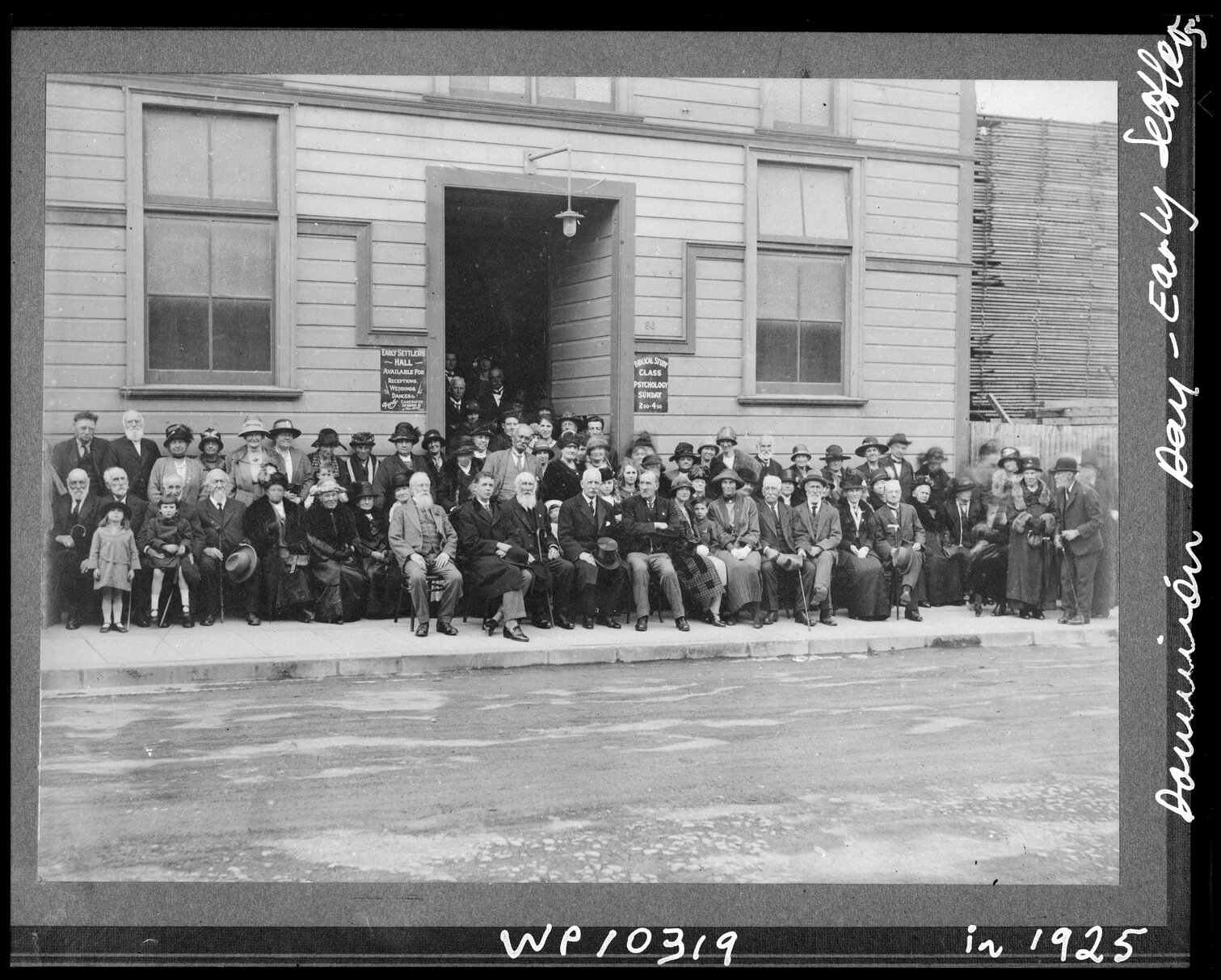Group photograph, Early Settlers Association, Dominion Day