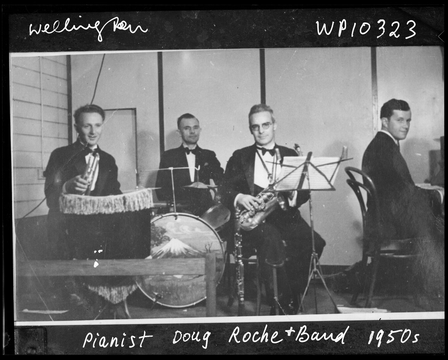 Doug Roche 'De Luxe' band