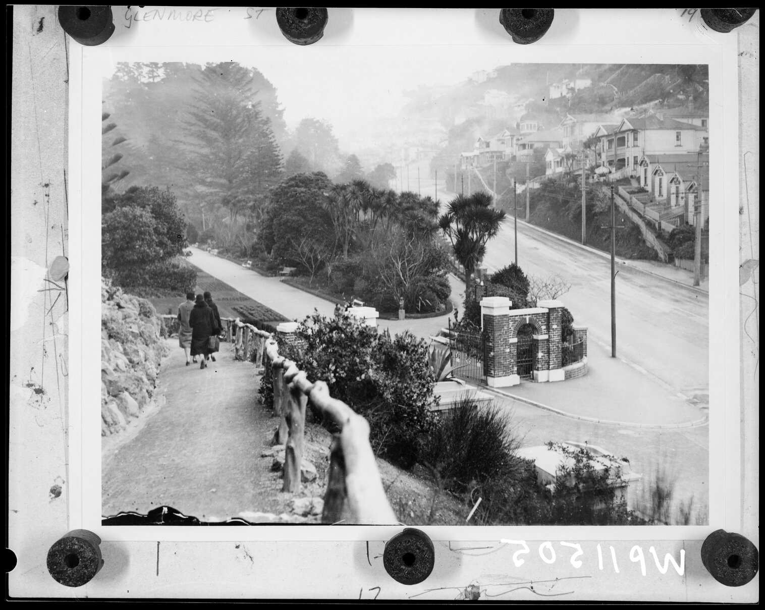 Elevated view of gates to Botanic Garden, Glenmore Street