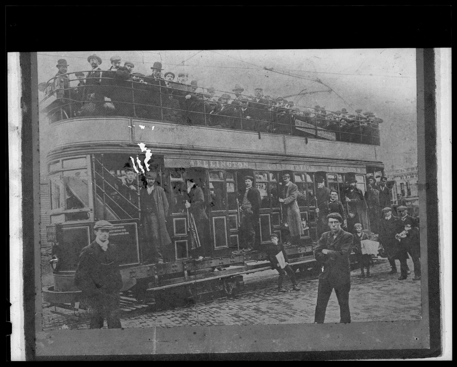 5 o' clock car from Government Station - the Island Bay workers car on Kent Terrace / Courtenay Place.