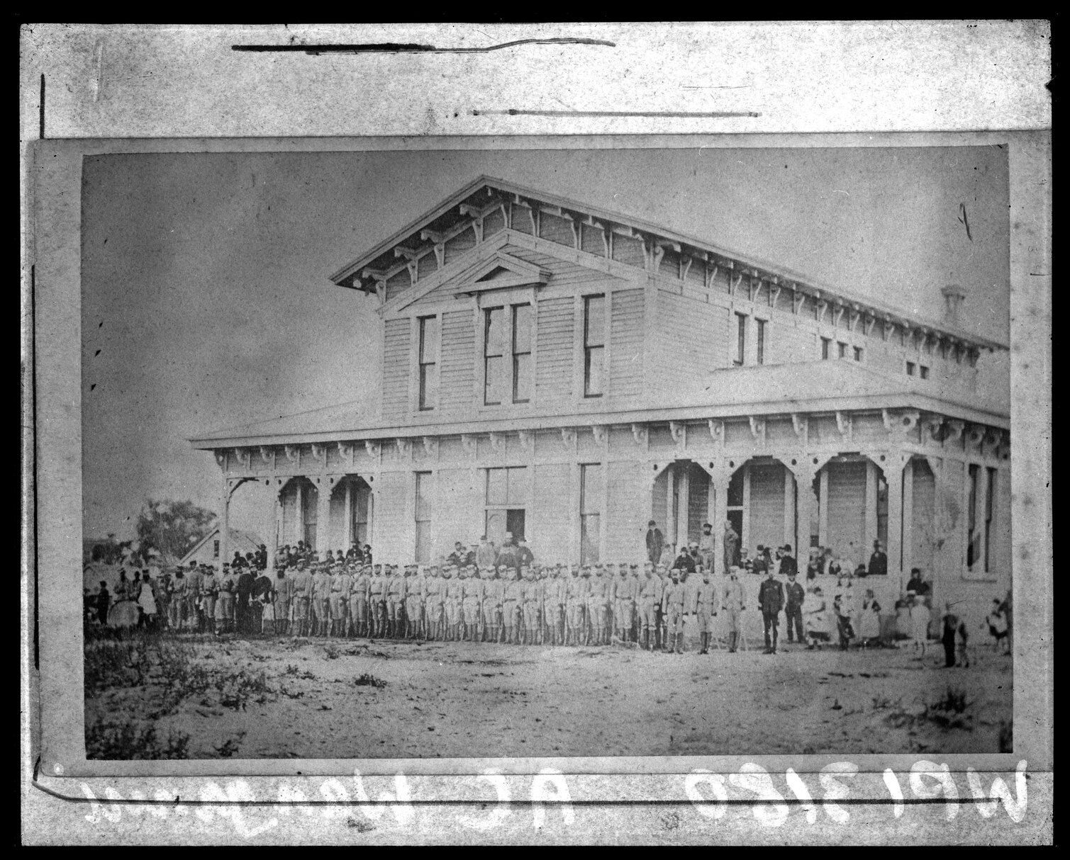 Armed Constabulary outside Government Buildings
