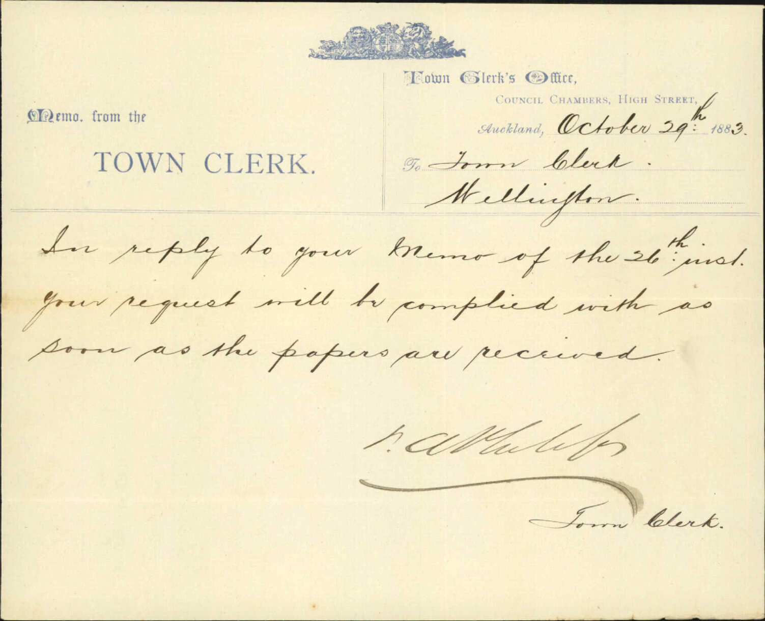 Acknowledging receipt of memo regarding Town Clerk applications - Town Clerk Auckland