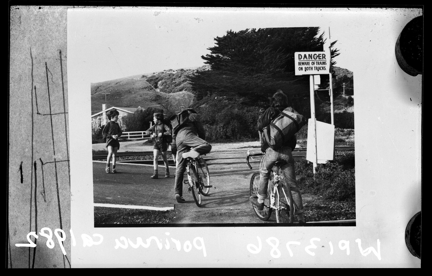Level Railway Crossing, Porirua