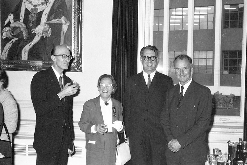 m. Reception, Victoria University