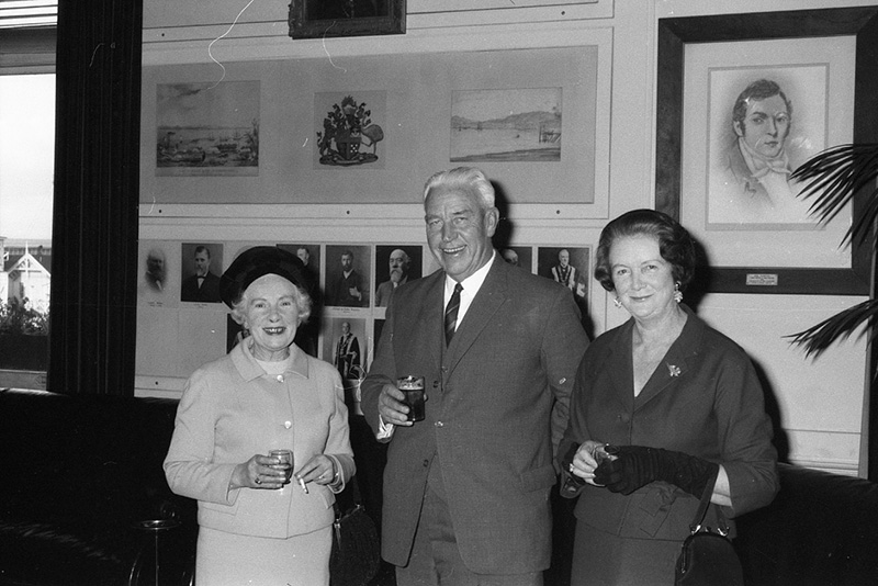 n. Reception, Victoria University