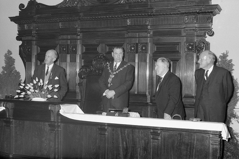 r. Reception, Victoria University