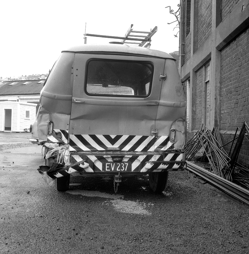 a. Van no 652, smashed