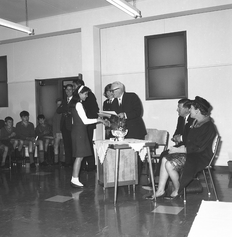 j. Presentation, Traffic House