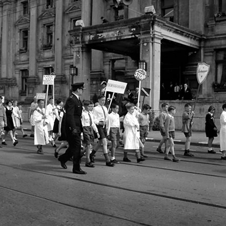 r. Traffic Safety Week, 17-24 March