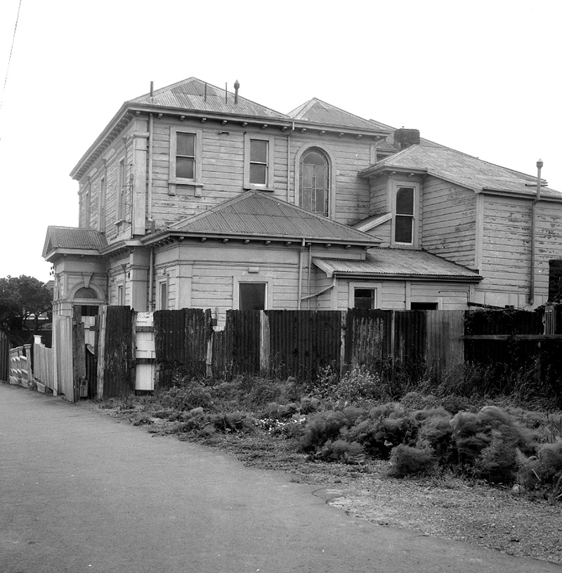 b. No 8 Moturoa Street