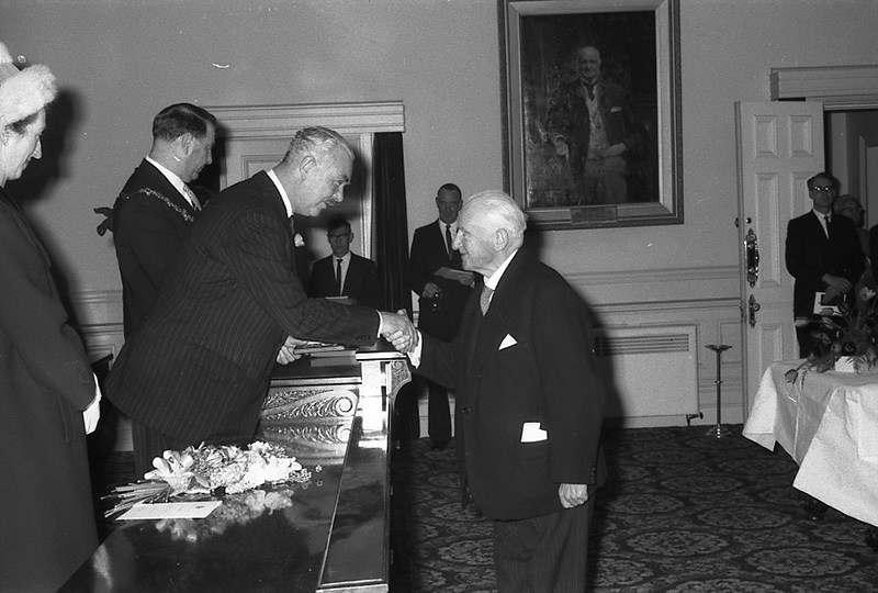 bb. Presentation of Medals to Councillors, His Excellency Sir Bernard Fergusson. Council Chambers
