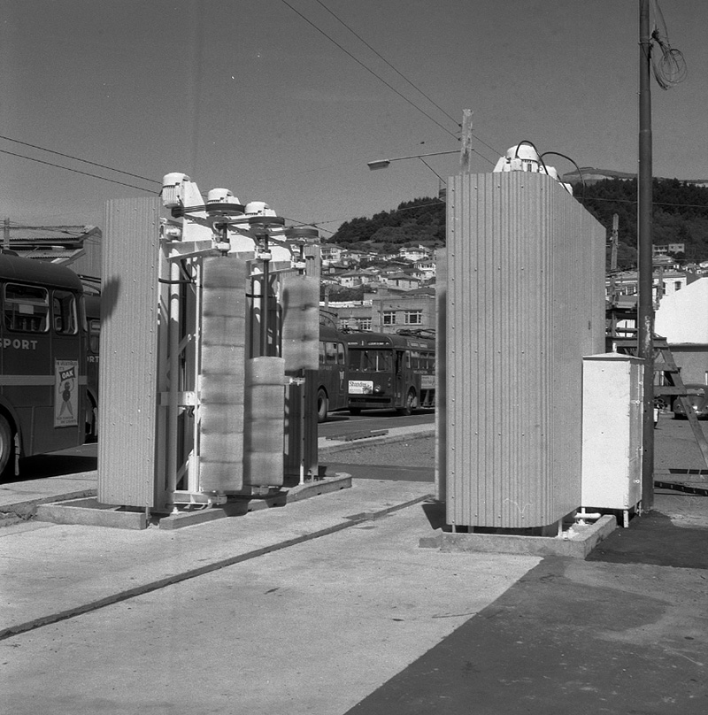 b. Bus washing machine