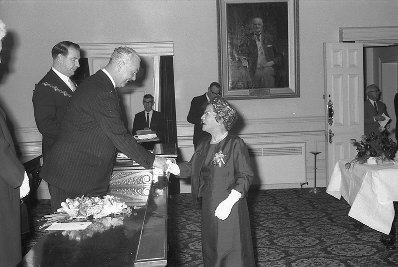 bh. Presentation of Medals to Councillors, His Excellency Sir Bernard Fergusson. Council Chambers