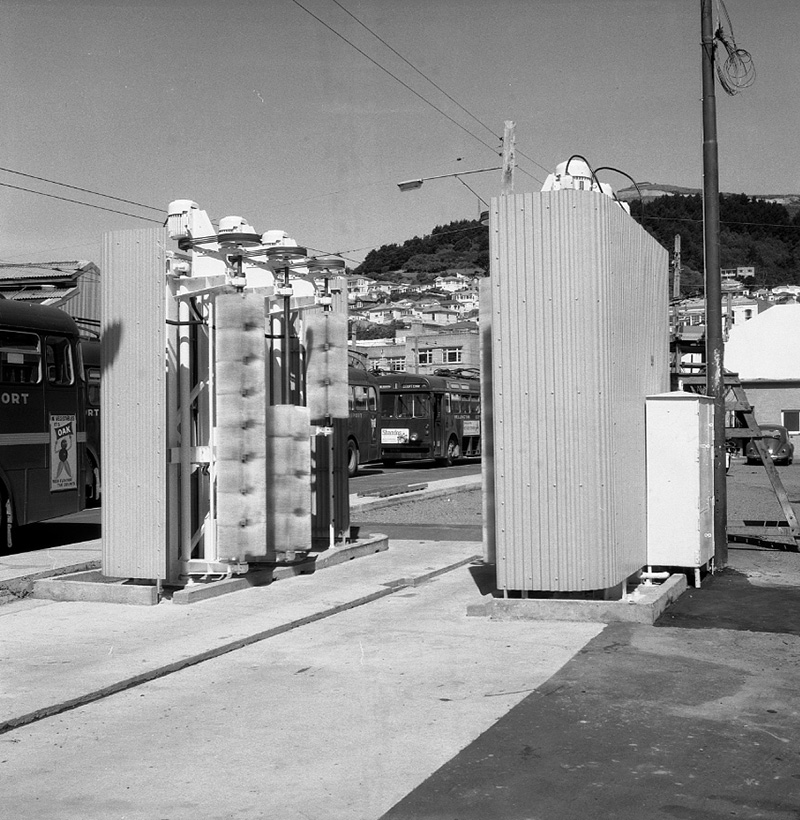 i. Bus washing machine