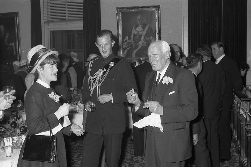h. Presentation of Medals to Councillors, His Excellency Sir Bernard Fergusson. Council Chambers