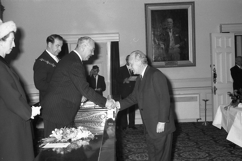 j. Presentation of Medals to Councillors, His Excellency Sir Bernard Fergusson. Council Chambers
