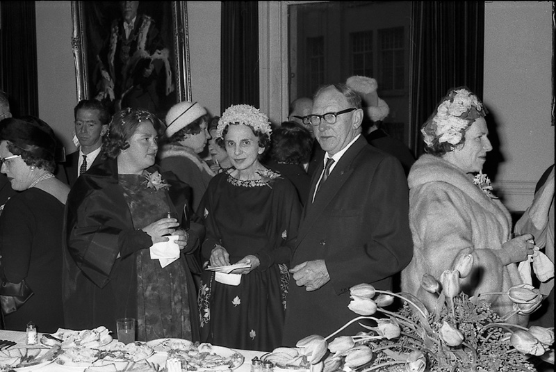 r. Presentation of Medals to Councillors, His Excellency Sir Bernard Fergusson. Council Chambers