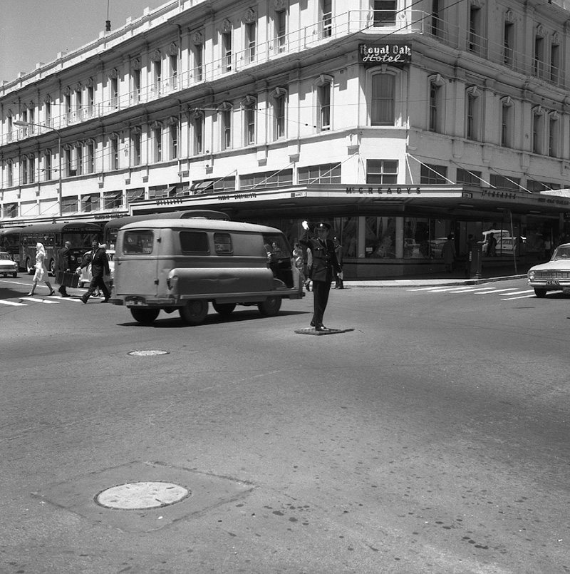 j. Traffic Cuba Street
