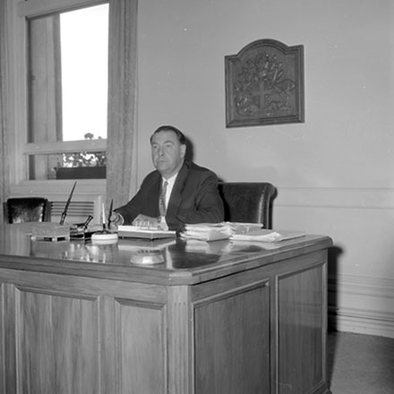 g. Mayor Frank J Kitts, Portrait at desk
