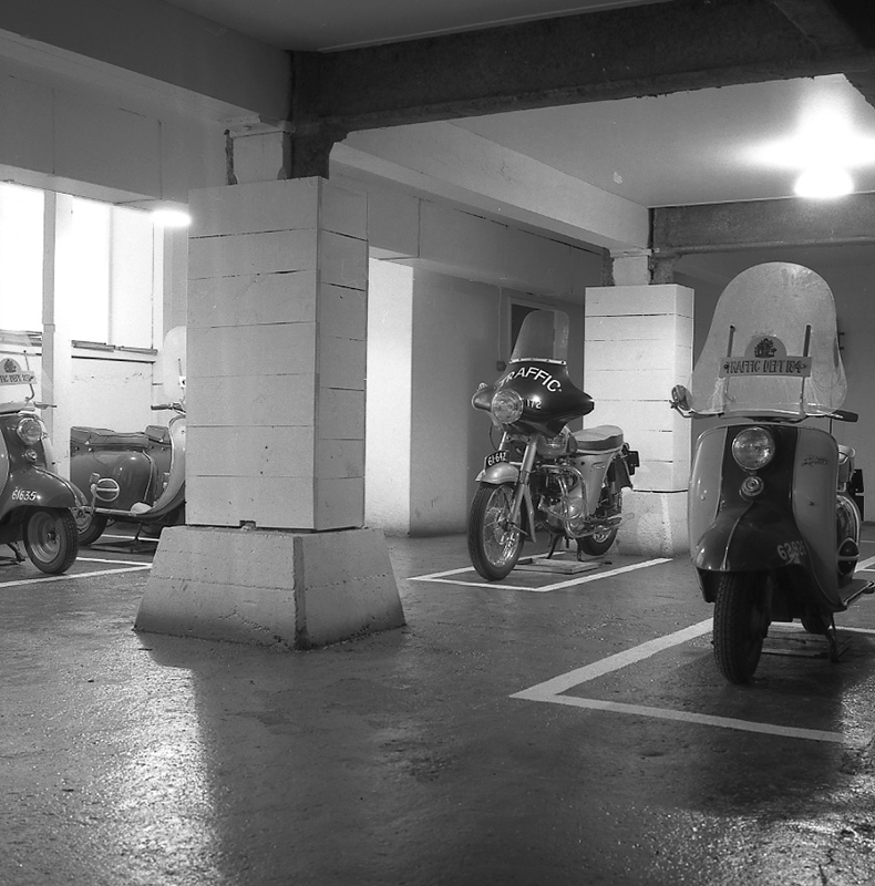 e. Motorcycles, Traffic house