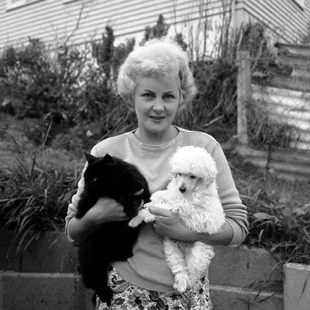 b. Mrs Lynch, 10 Berkshire Avenue