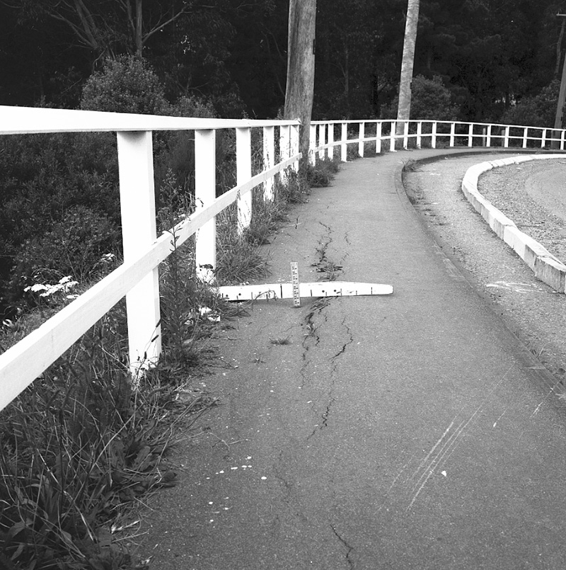 a. Brooklyn Road, footpath