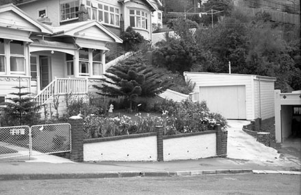 h. Streetscape, 23 Duncan Terrace, Kilbirnie