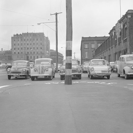 b. Traffic, Customhouse Quay