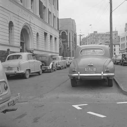 f. Traffic, Customhouse Quay