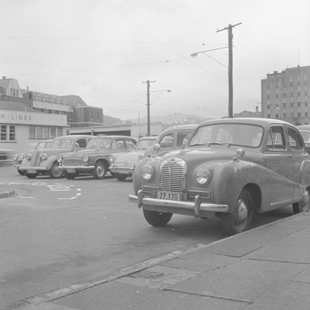 g. Traffic, Customhouse Quay