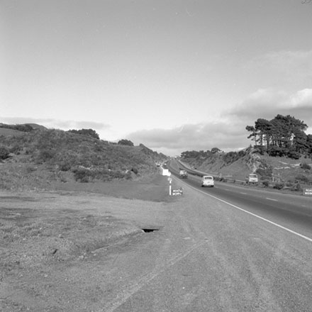 b. 11am. Motor vehicles travelling along the motorway