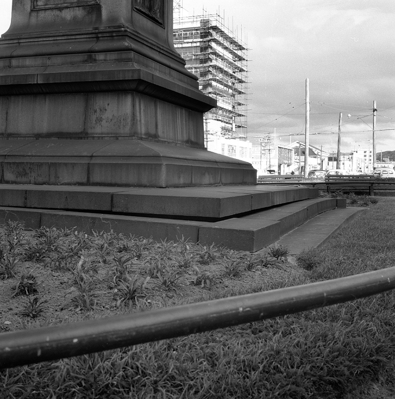 a. Statue of Queen Victoria, Kent Terrace
