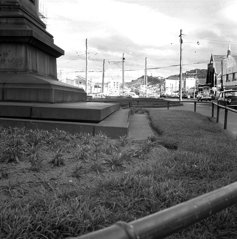 a. Queen Victoria Statue, Kent Terrace